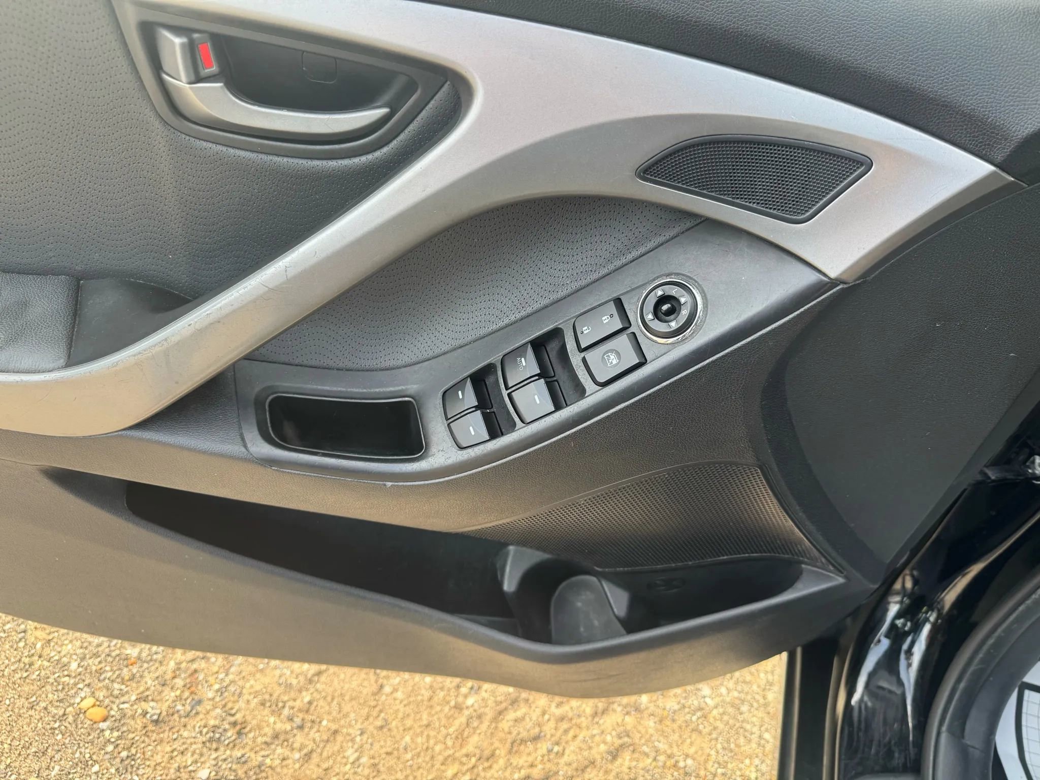 Used 2013 Hyundai Elantra Limited image 15