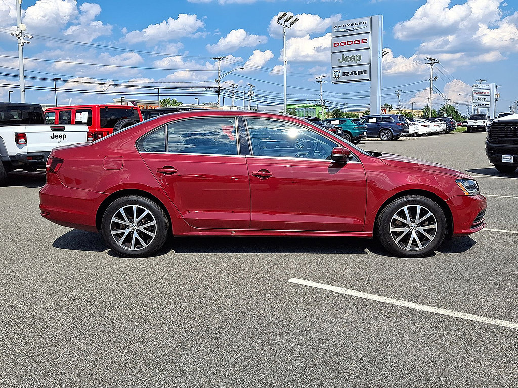 Used 2017 Volkswagen Jetta SE FWD image 32