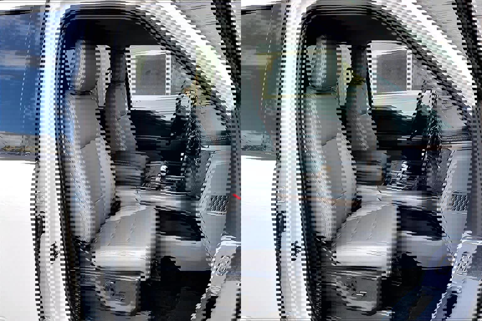 Certified 2025 Ford F150 Lightning Flash image 8