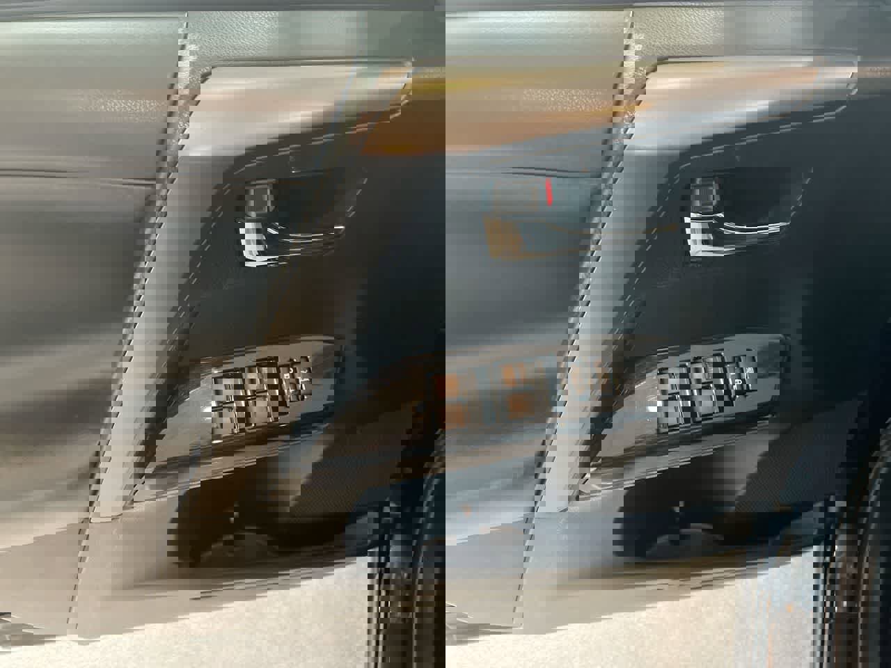 Used 2017 Toyota RAV4 SE w/ Advanced Technology Package image 13