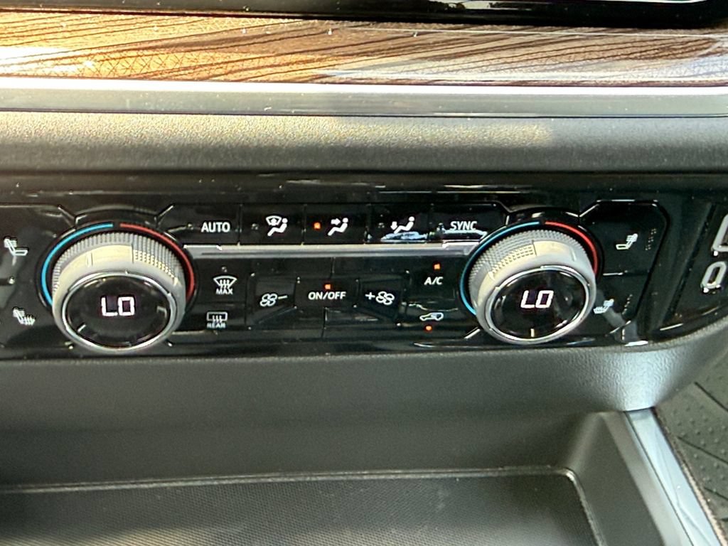 New 2026 Chevrolet Silverado 1500 RST w/ Redline Edition AWD/4WD image 17