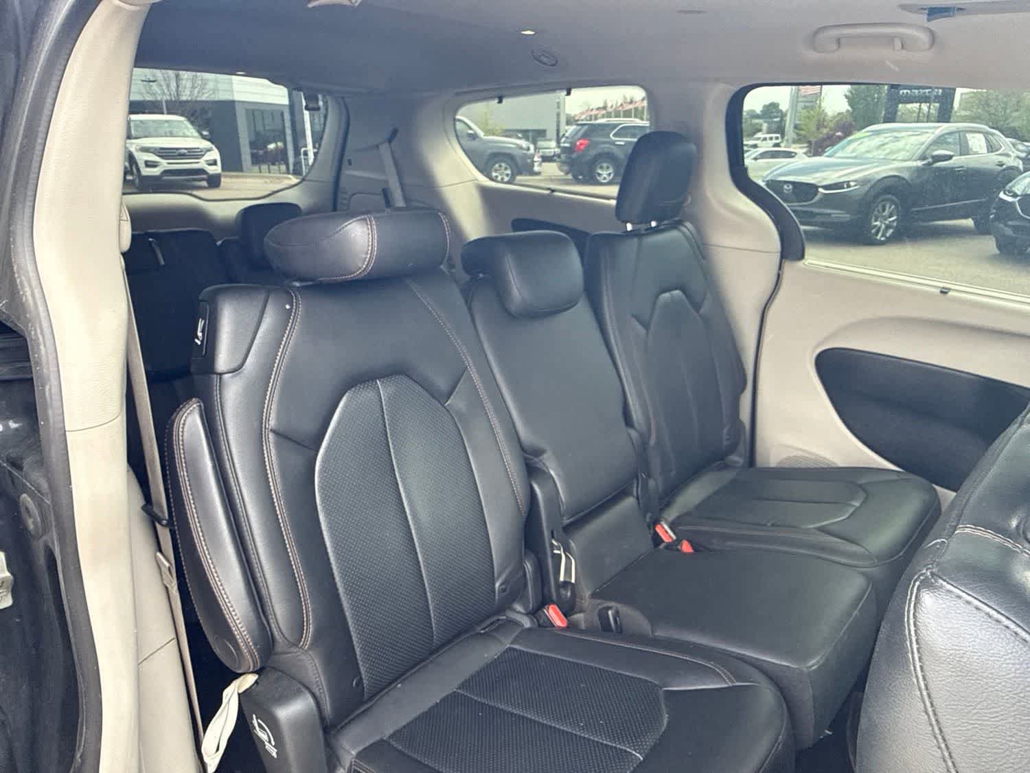 Used 2019 Chrysler Pacifica Touring-L FWD image 23