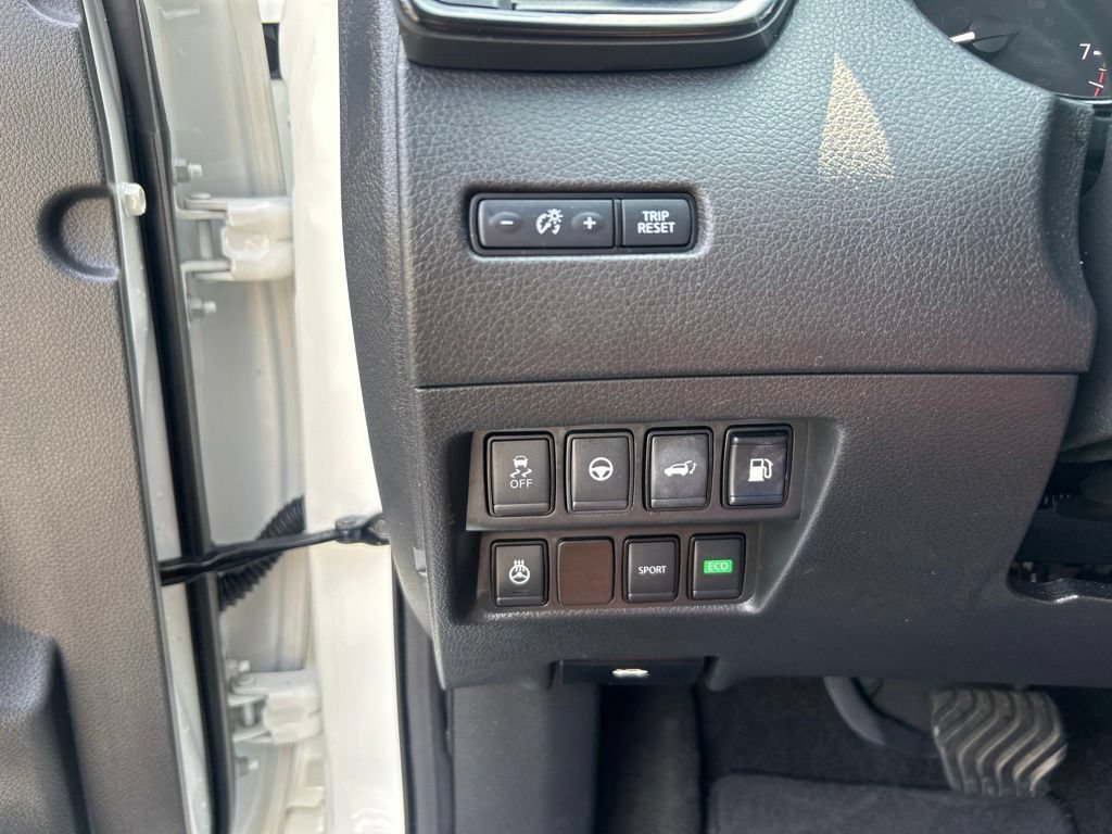 Used 2019 Nissan Rogue SL w/ Premium Package FWD image 25