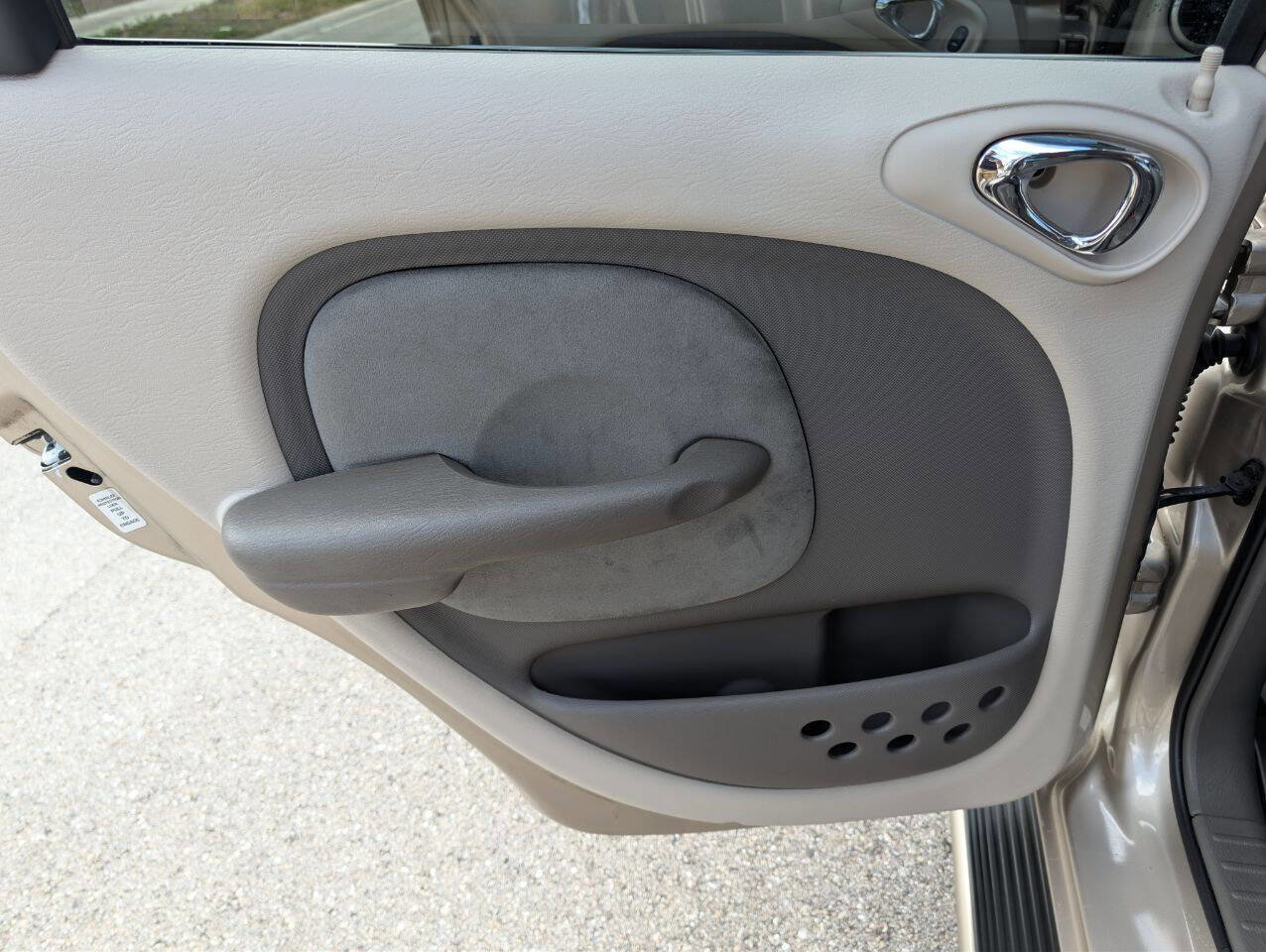 Used 2004 Chrysler PT Cruiser Limited image 12