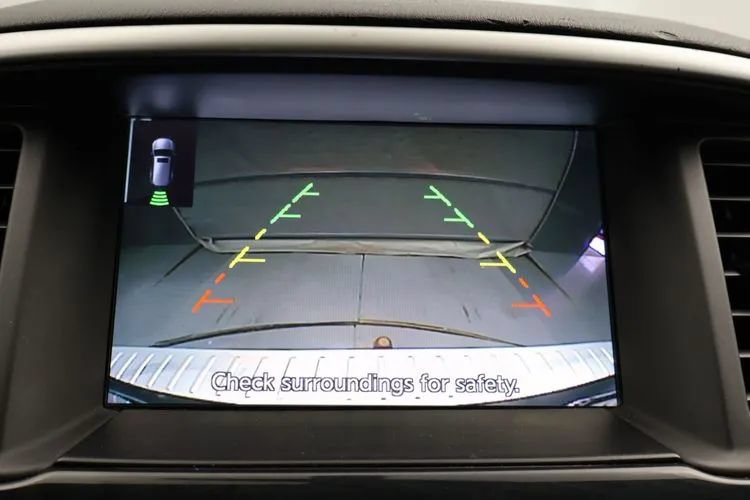 Used 2017 Nissan Pathfinder SV AWD/4WD image 38