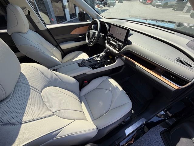 Used 2026 Toyota Grand Highlander Limited image 7