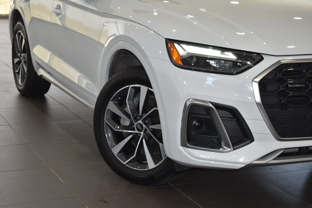 Used 2023 Audi Q5 2.0T Premium w/ Convenience Package AWD/4WD image 2