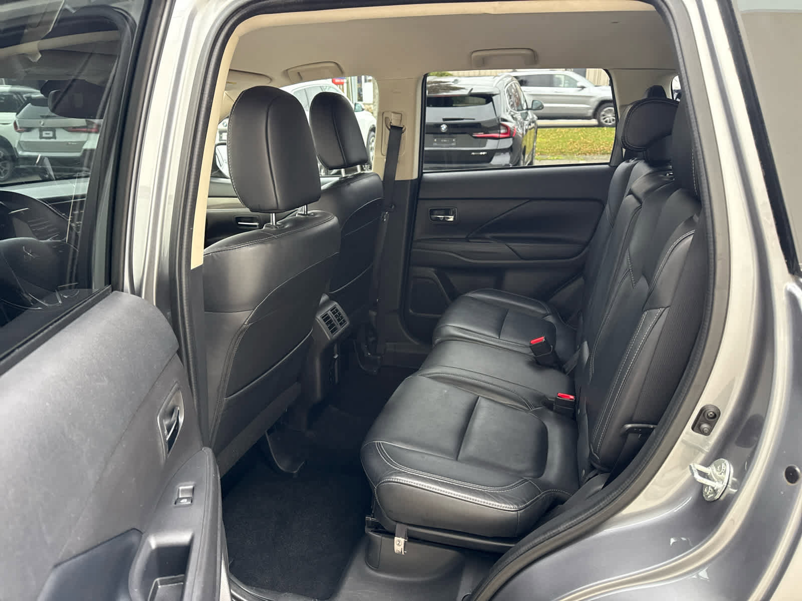 Used 2020 Mitsubishi Outlander SEL image 14