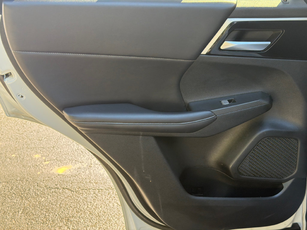Used 2024 Mitsubishi Outlander SE FWD image 24