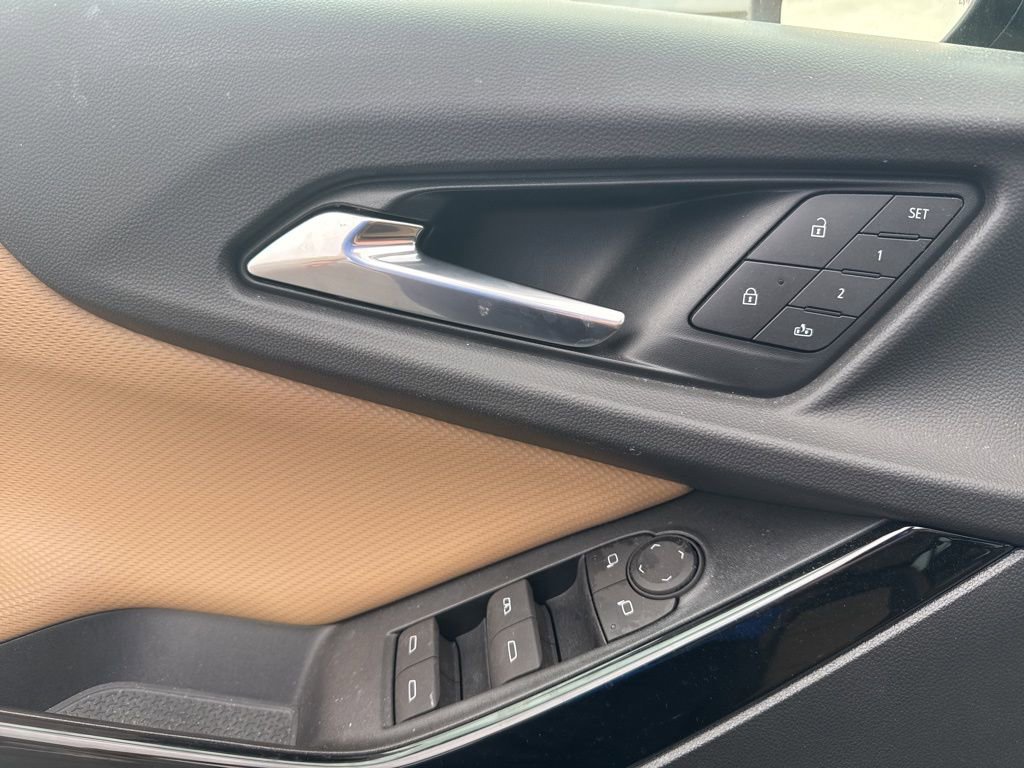 Used 2025 Chevrolet Equinox ACTIV w/ Safety and Technology Package image 8