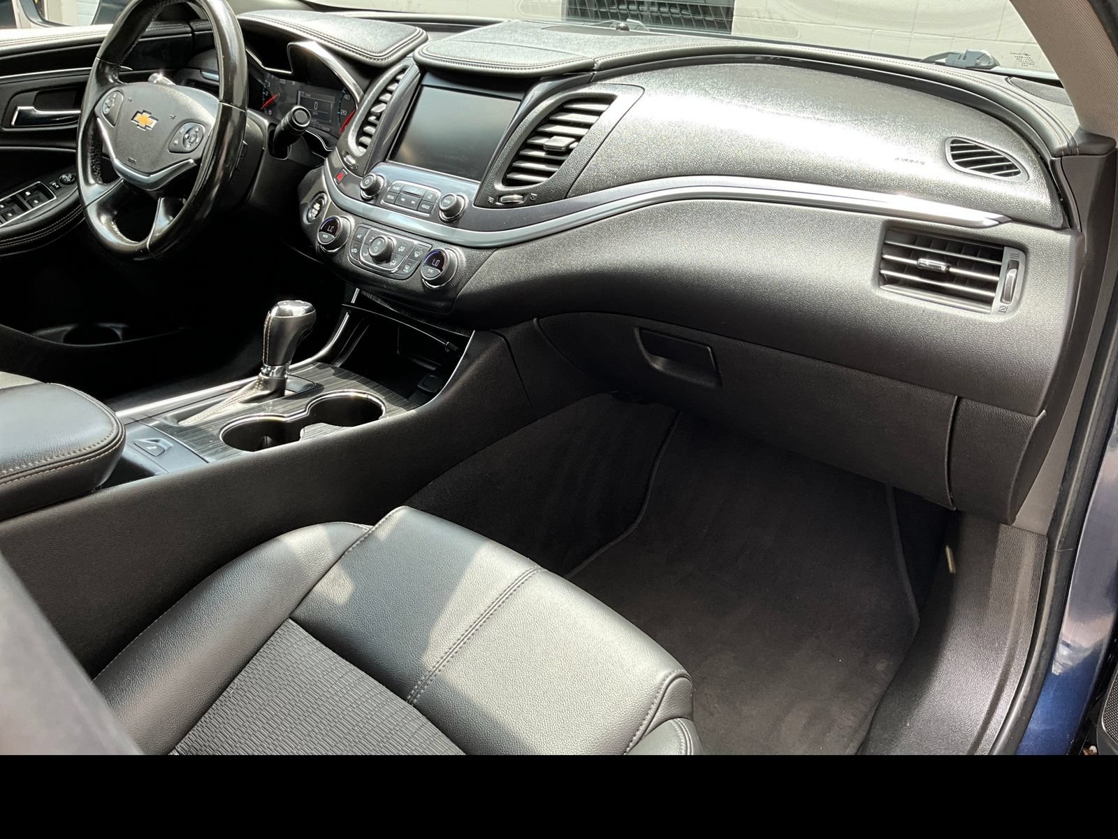 Used 2018 Chevrolet Impala LT FWD image 8