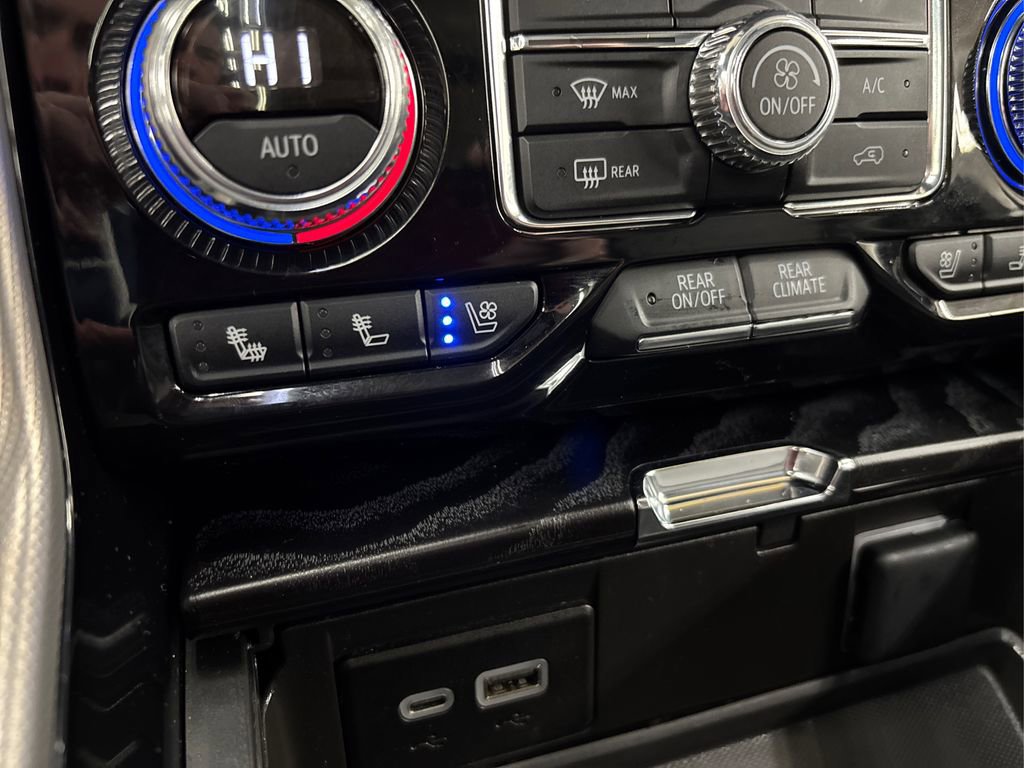 Used 2024 GMC Yukon XL Denali image 50