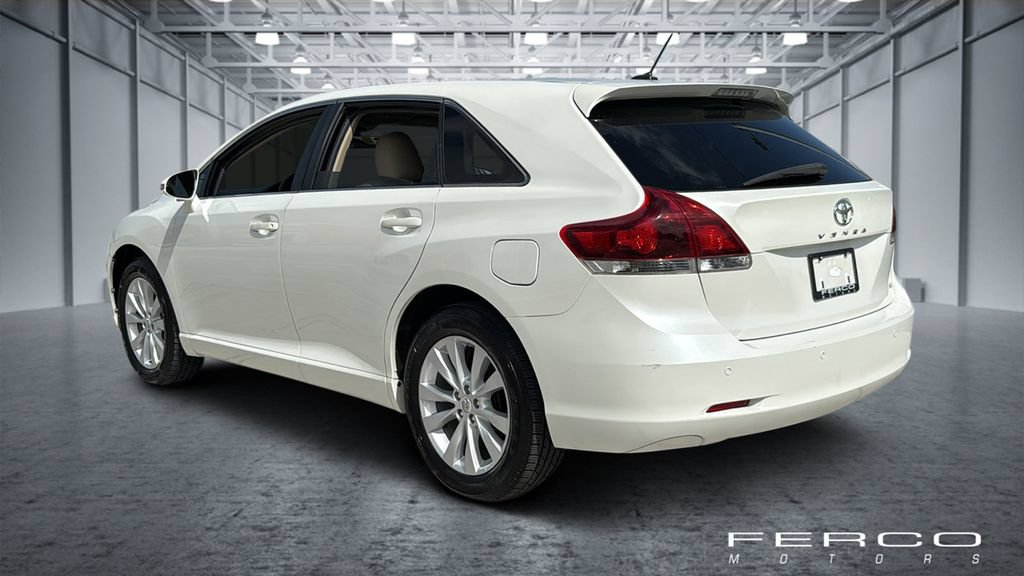 Used 2013 Toyota Venza LE FWD image 3