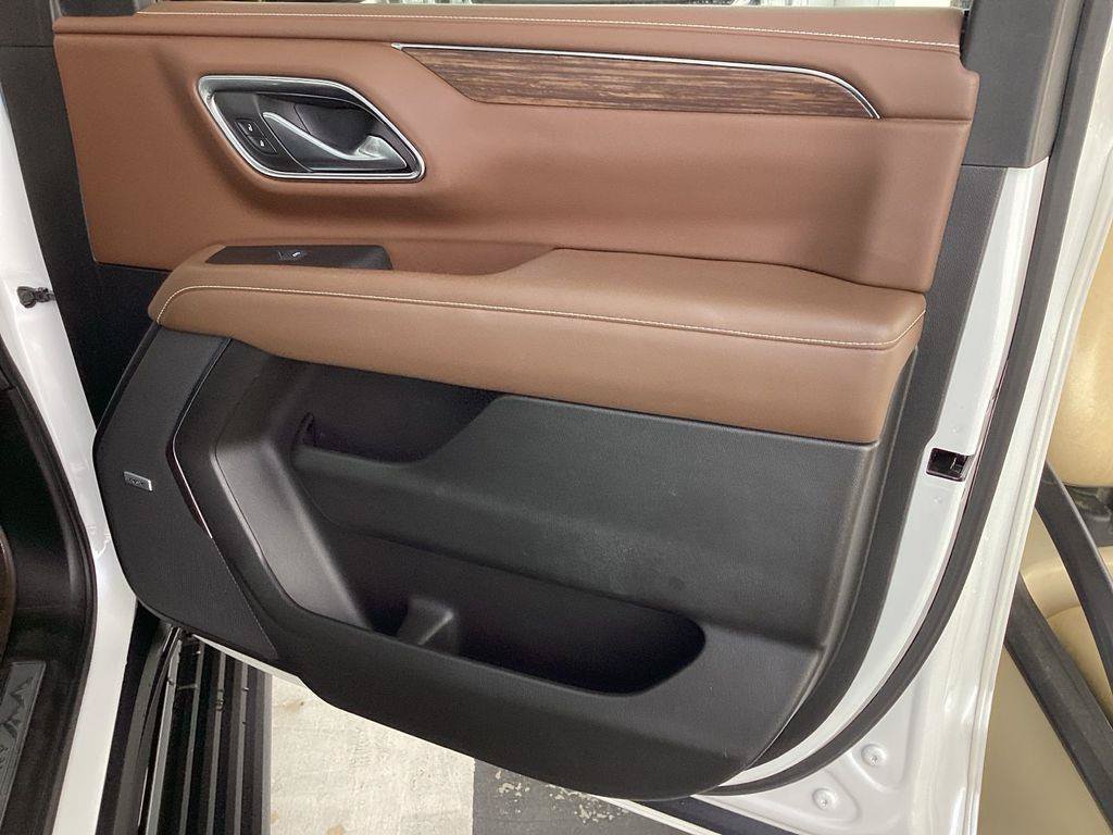 Used 2022 Chevrolet Tahoe High Country AWD/4WD image 27