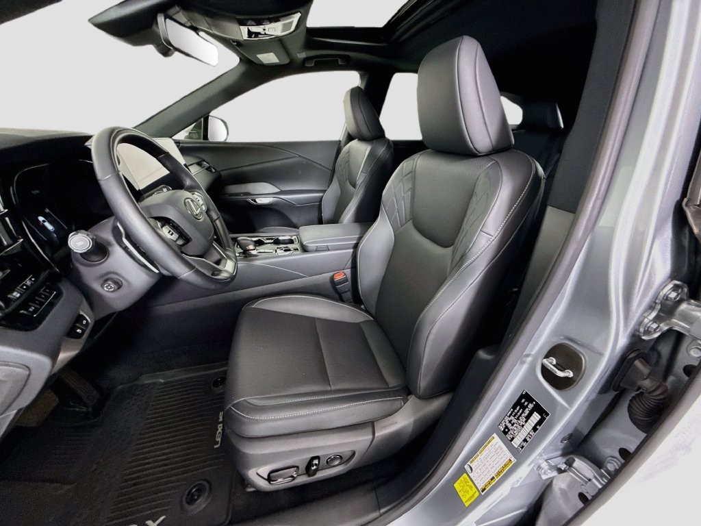 Used 2026 Lexus RX 350 Premium w/ Accessory Package (2T) FWD image 19