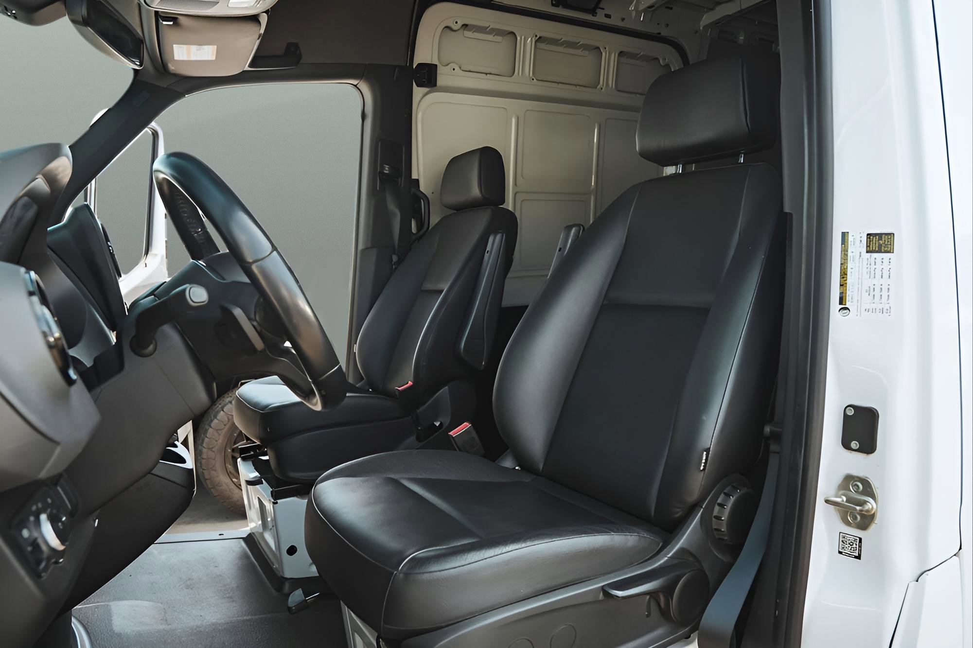 Used 2020 Mercedes-Benz Sprinter 2500 image 10