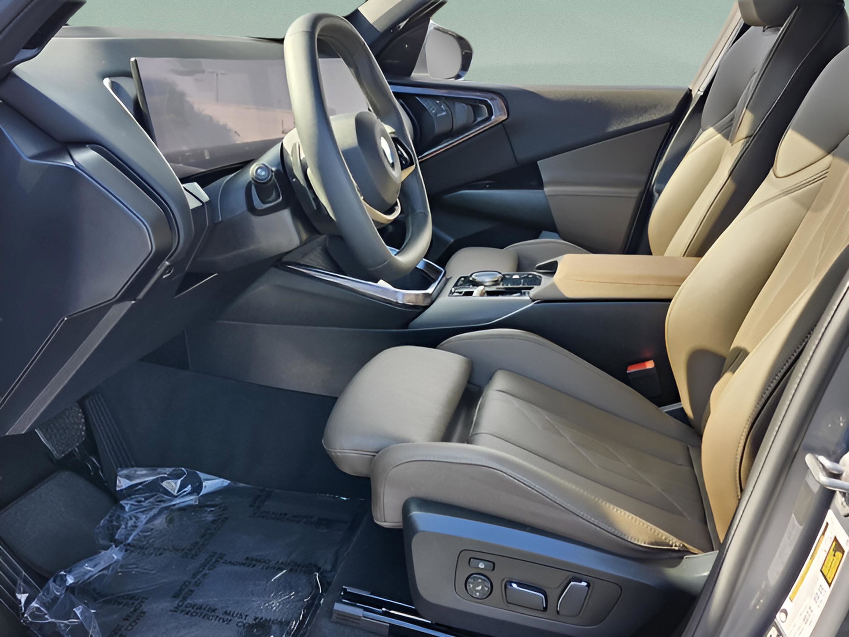 Certified 2025 BMW X3 xDrive30i w/ Premium Package image 13