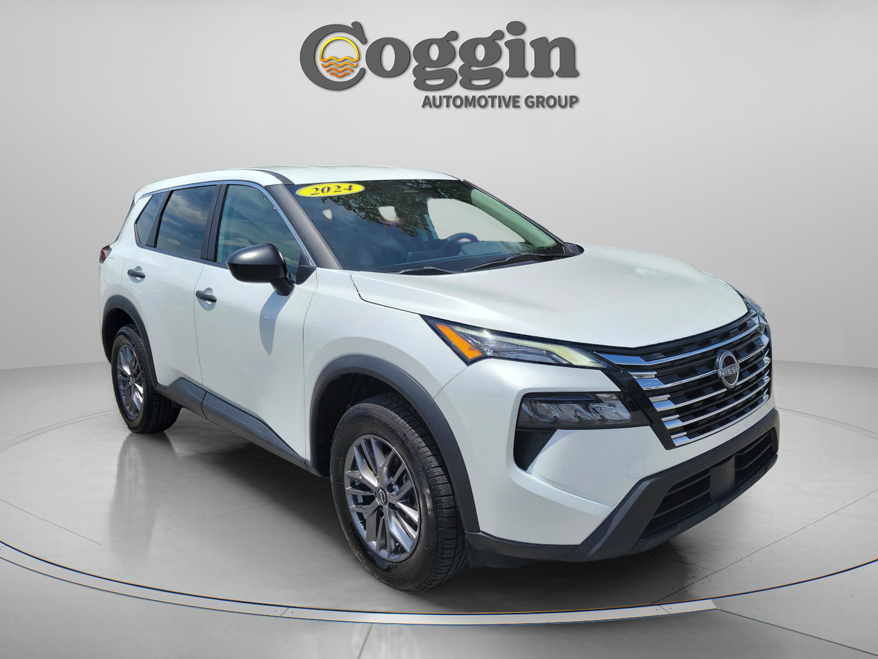 Used 2024 Nissan Rogue S AWD/4WD image 4
