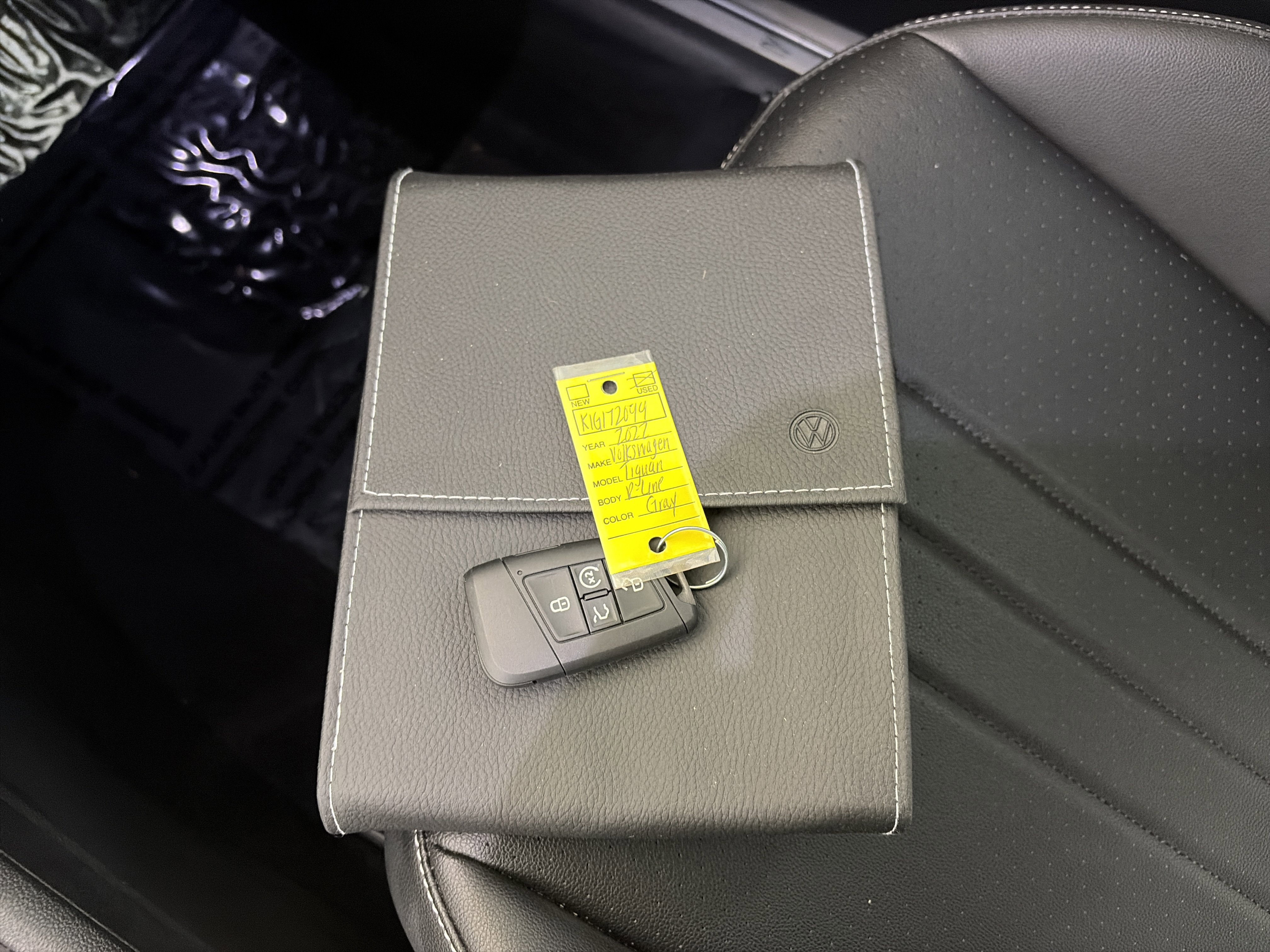 Used 2022 Volkswagen Tiguan SE R-Line image 33