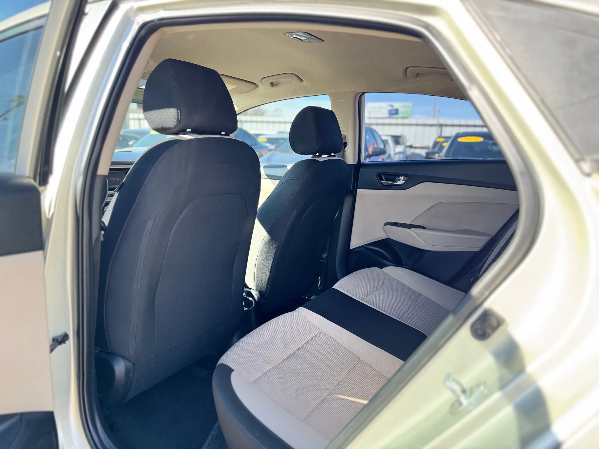 Used 2019 Hyundai Accent SE FWD image 27