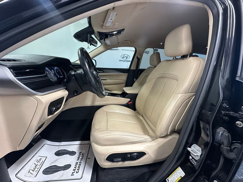 Used 2021 Jeep Grand Cherokee L Limited w/ Luxury Tech Group II image 12