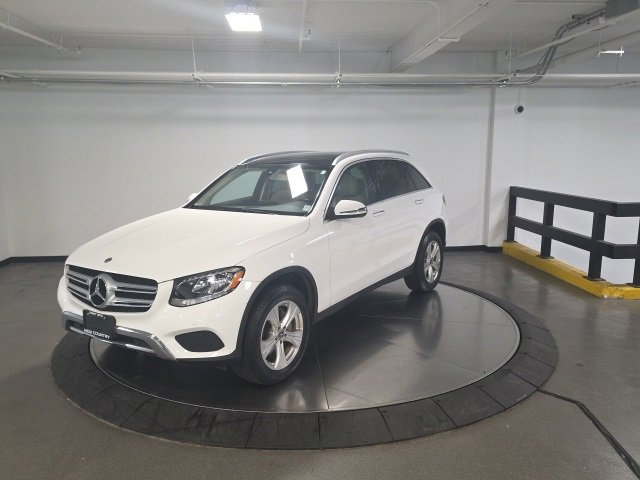 Used 2018 Mercedes-Benz GLC 300 4MATIC image 3