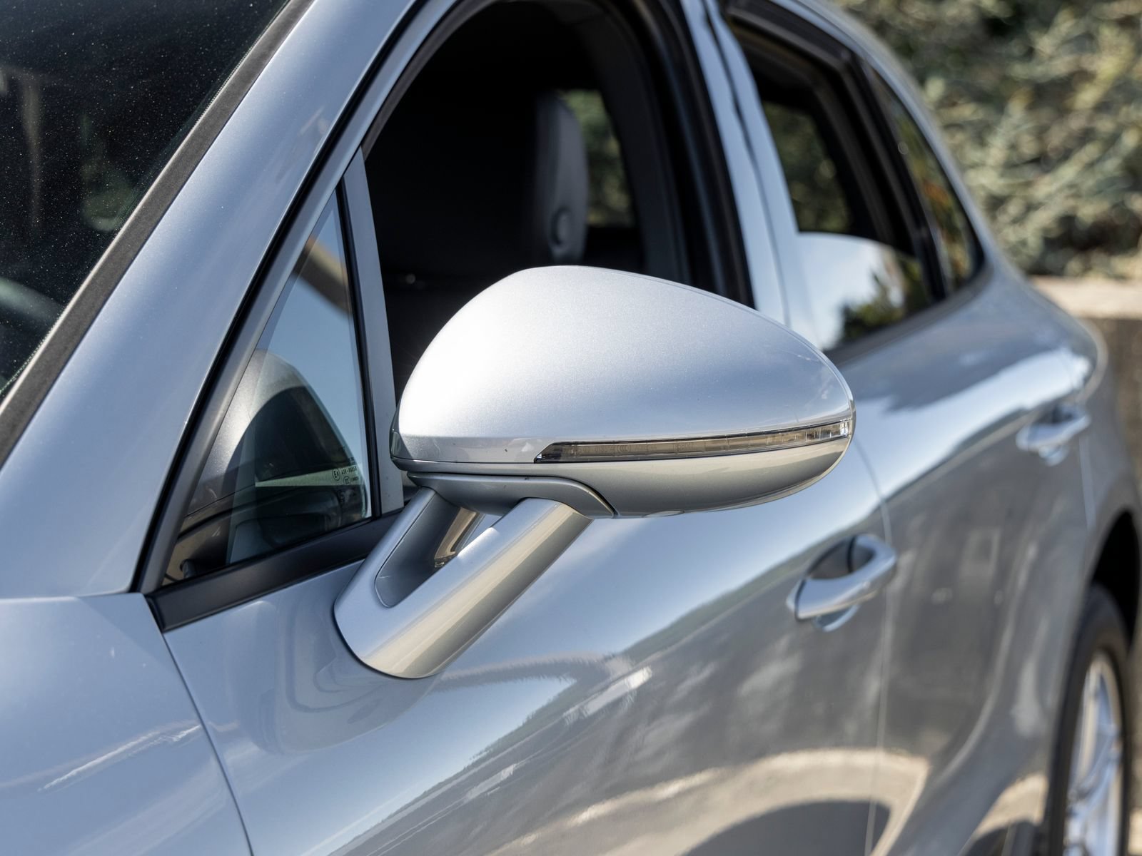 Certified 2026 Porsche Macan AWD/4WD image 19
