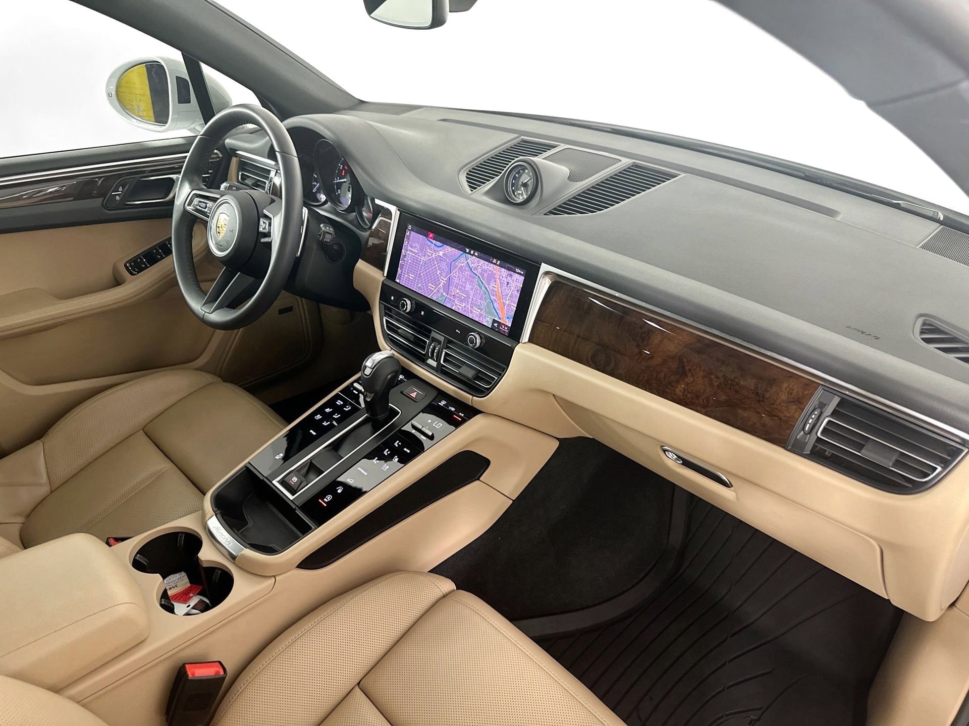 Certified 2022 Porsche Macan image 29