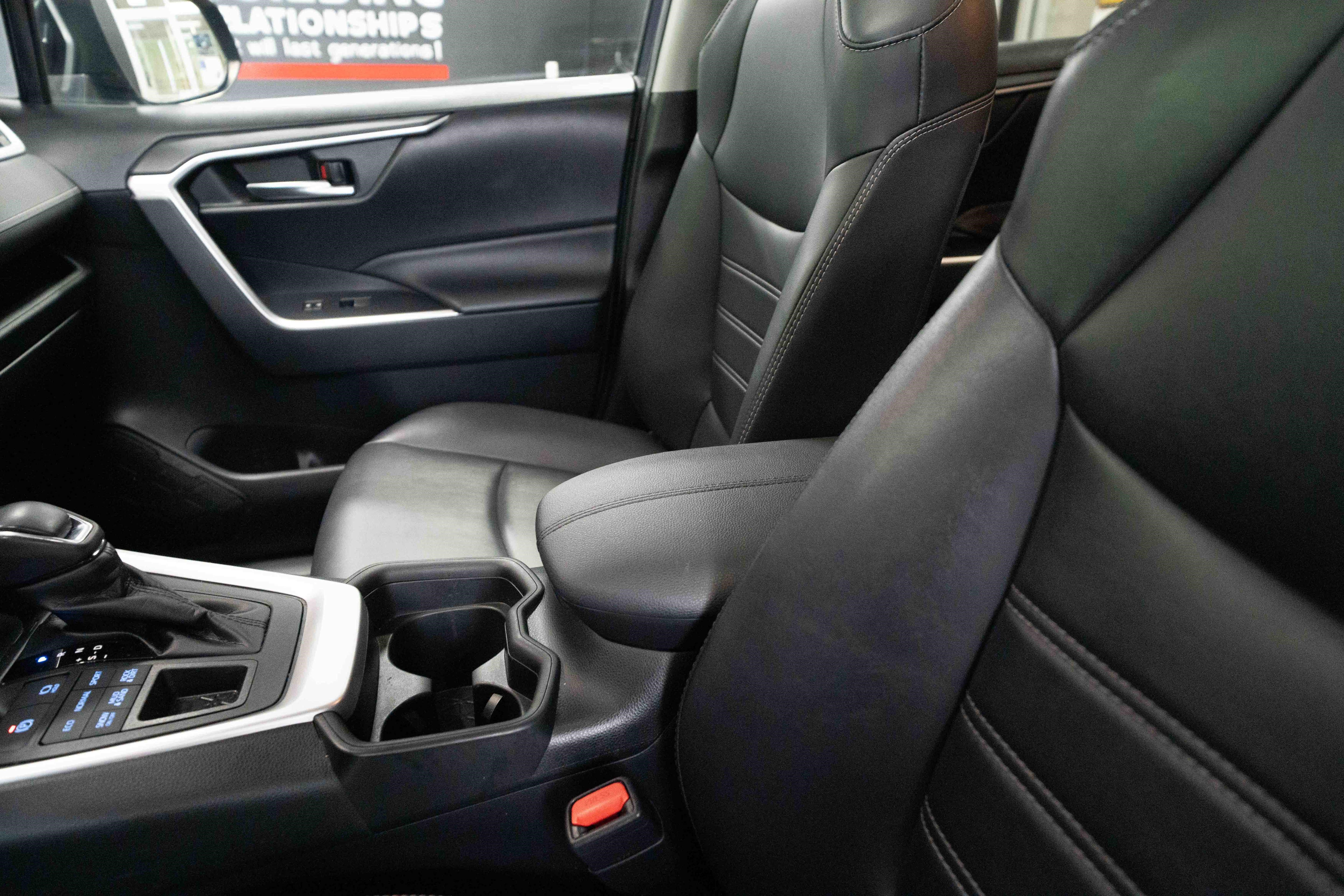 Used 2019 Toyota RAV4 XLE Premium w/ All Weather Liner Package AWD/4WD image 10