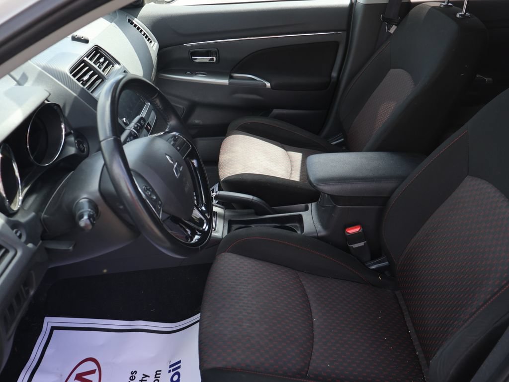 Used 2019 Mitsubishi Outlander Sport SE FWD image 22
