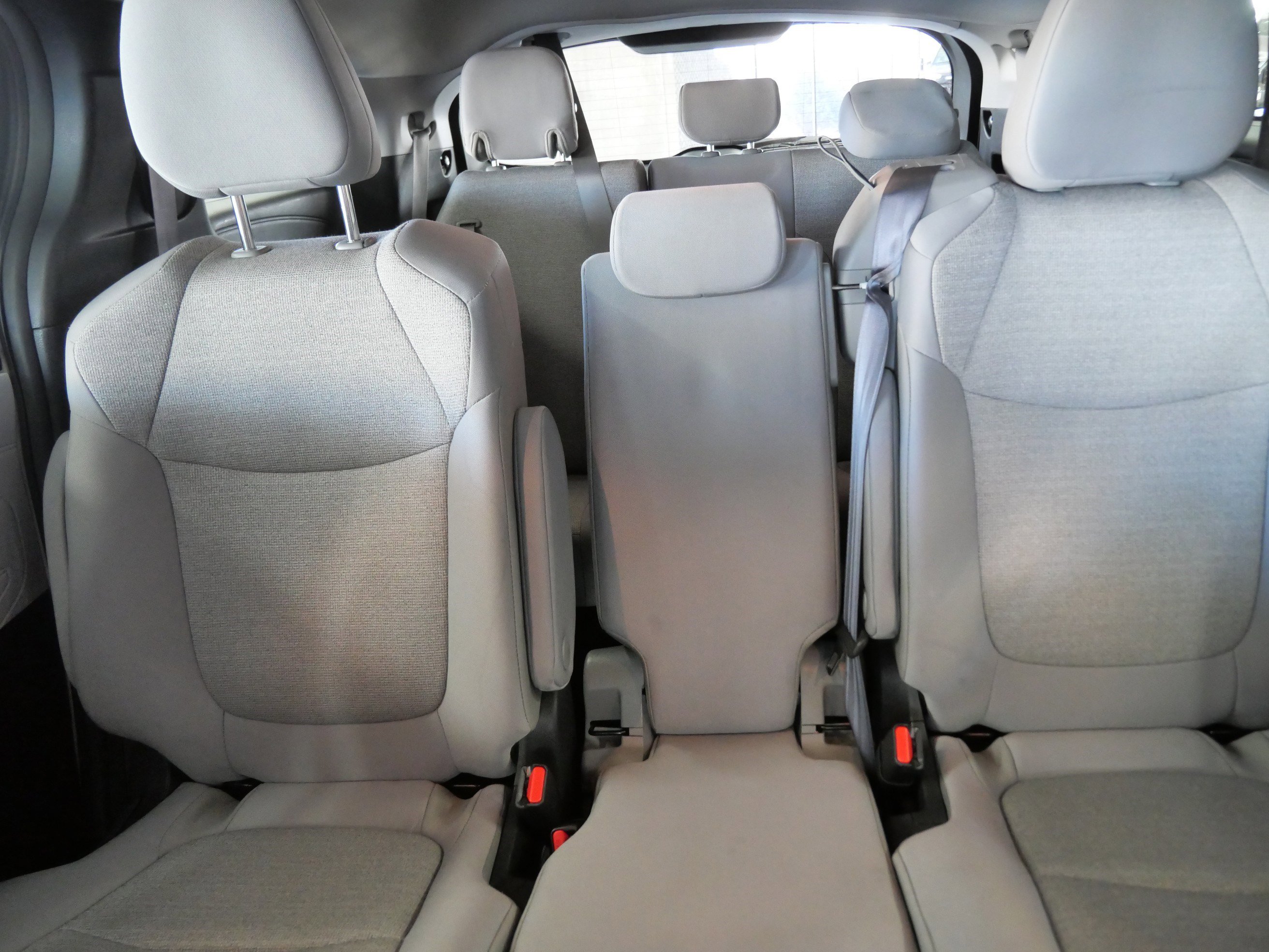 Certified 2025 Toyota Sienna LE image 14