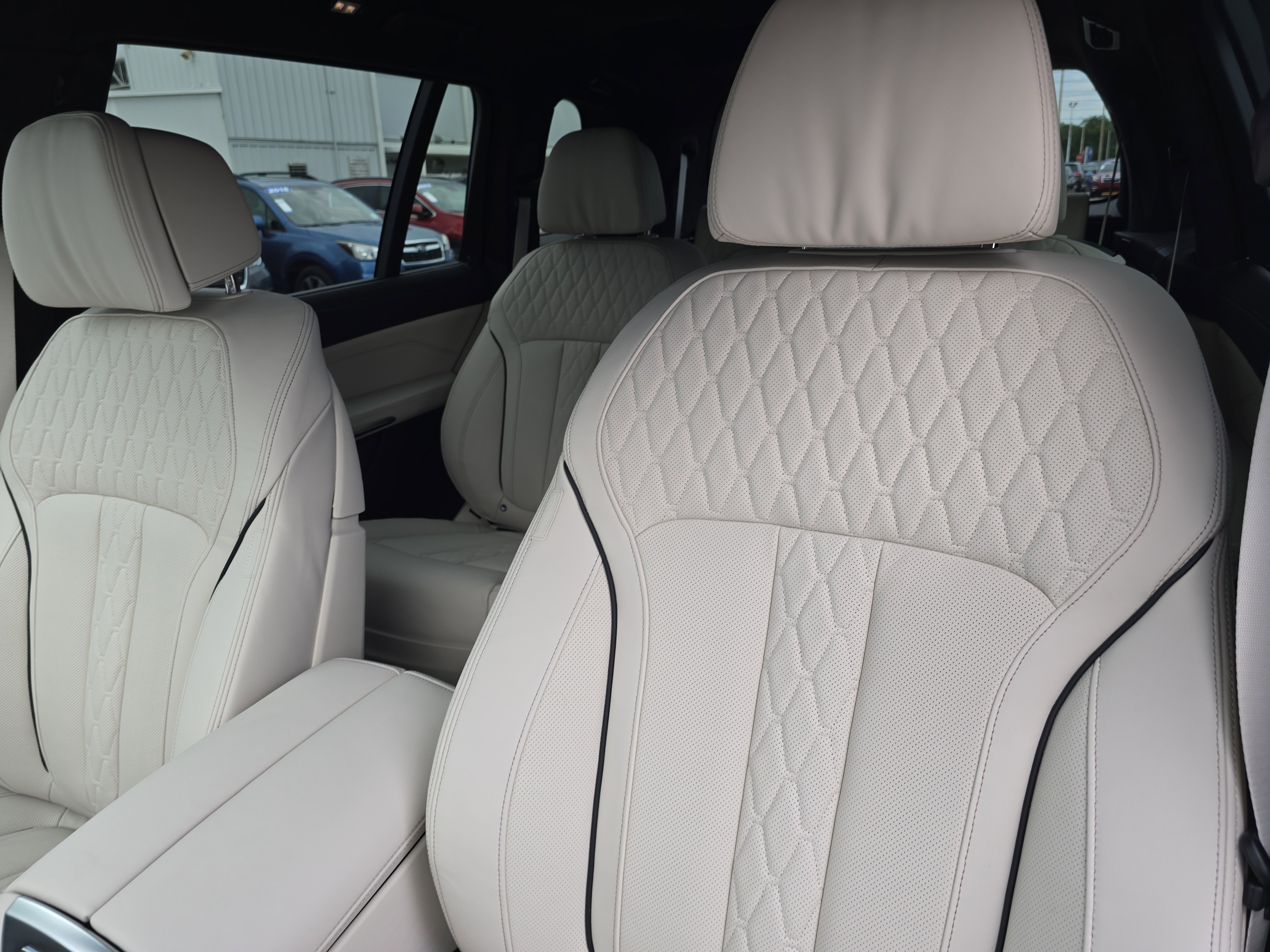 New 2026 BMW X7 M60i image 24