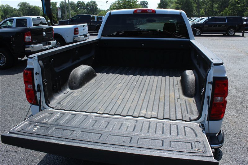 Used 2018 Chevrolet Silverado 1500 LT w/ Max Trailering Package AWD/4WD image 11