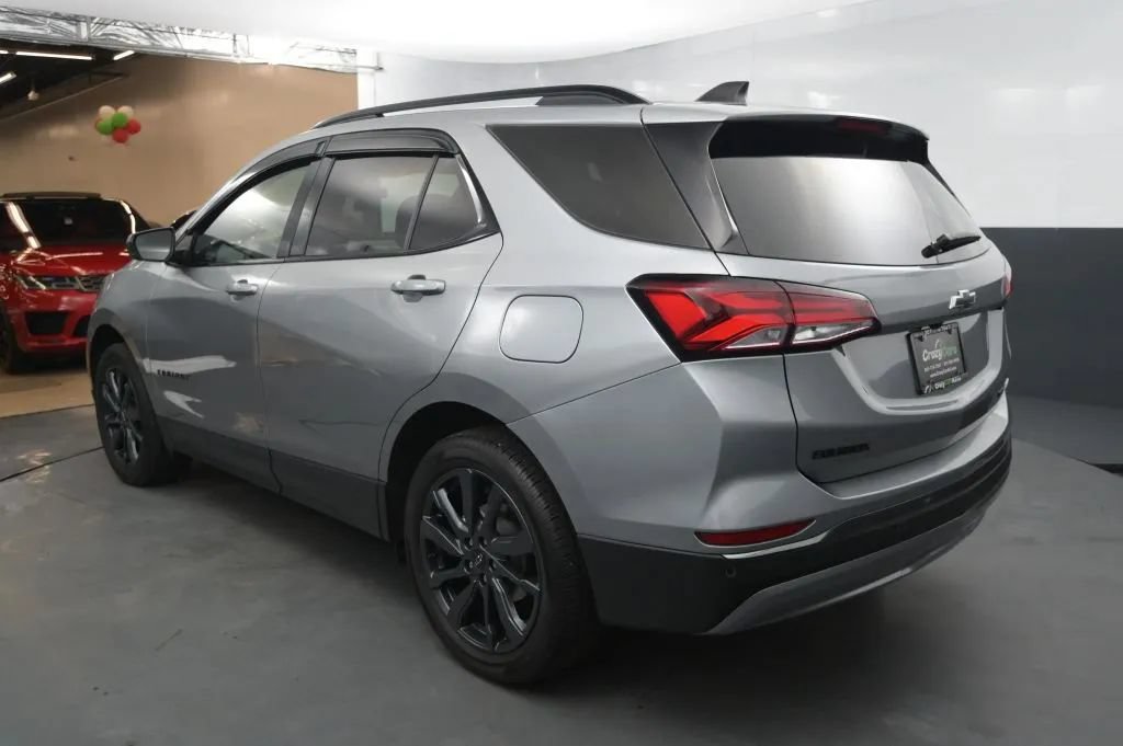 Used 2023 Chevrolet Equinox RS AWD/4WD image 3