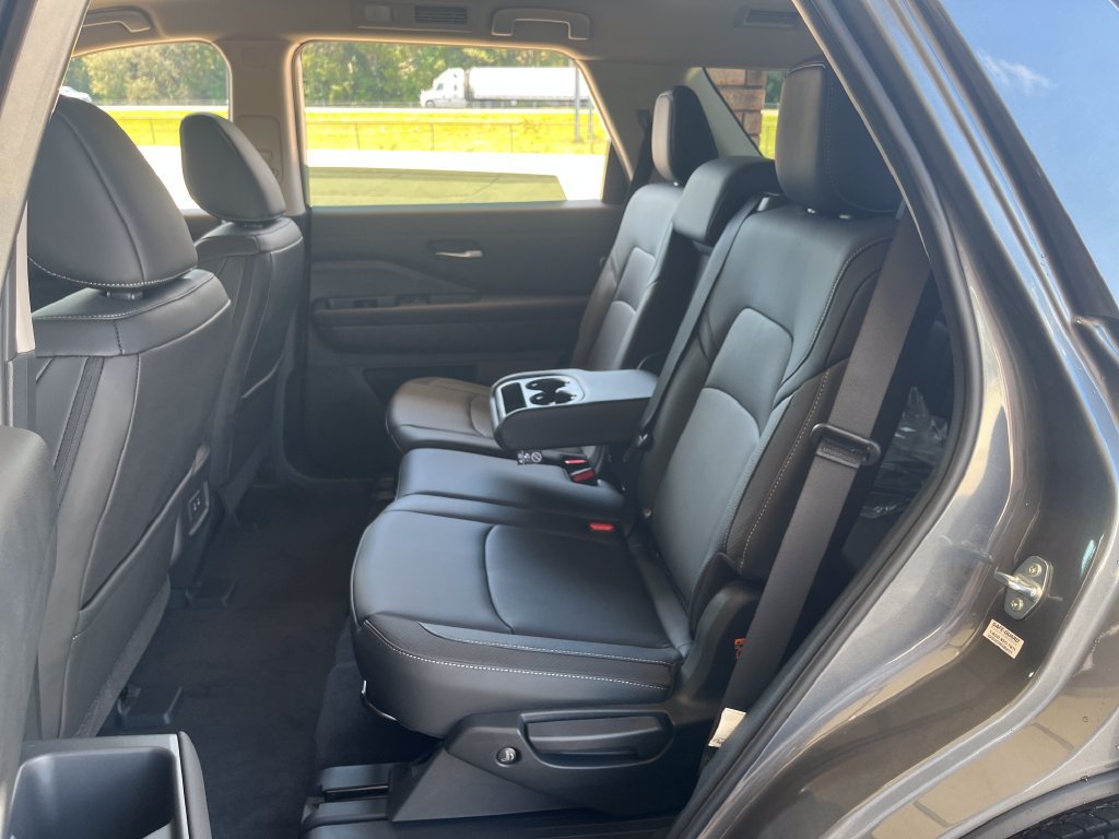 New 2026 Nissan Pathfinder SL FWD image 21
