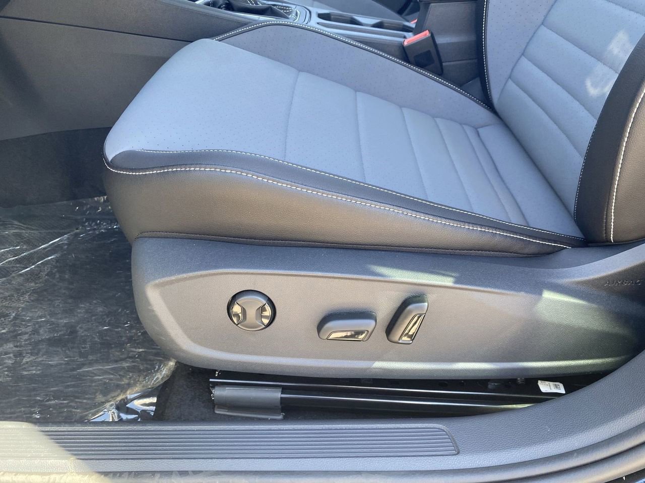 New 2026 Volkswagen Jetta SE image 16