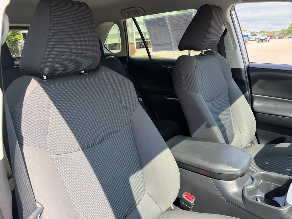 Used 2020 Toyota RAV4 LE w/ All Weather Liner Package AWD/4WD image 12