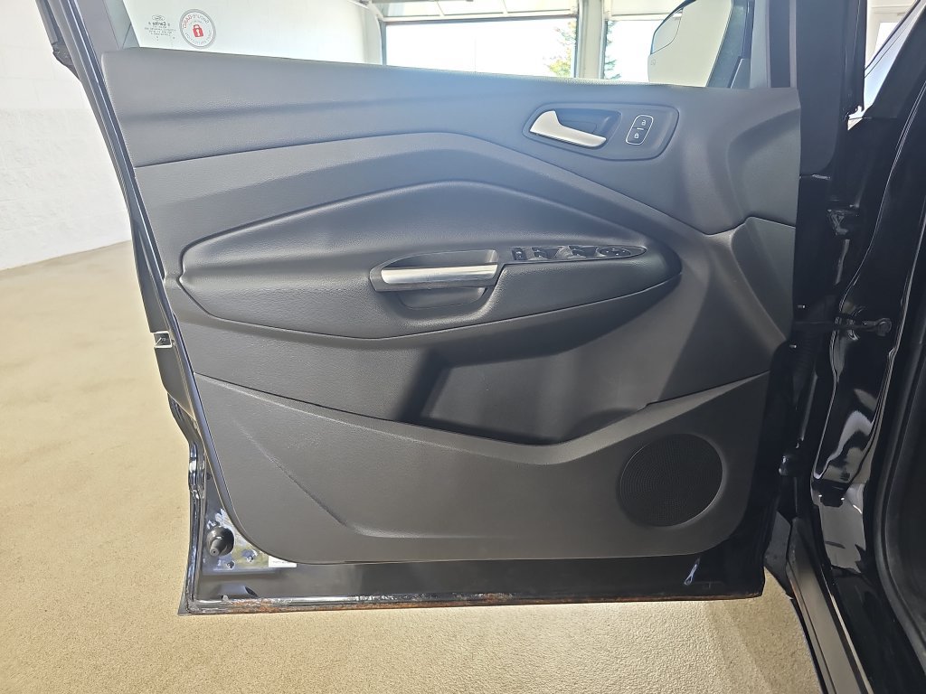 Used 2018 Ford Escape SE FWD image 31