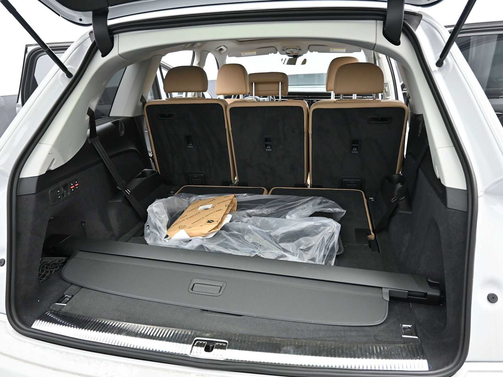 Used 2025 Audi Q7 3.0T Prestige w/ Prestige Package image 13