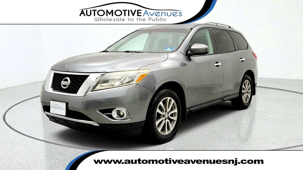 Used 2016 Nissan Pathfinder SV AWD/4WD image 1