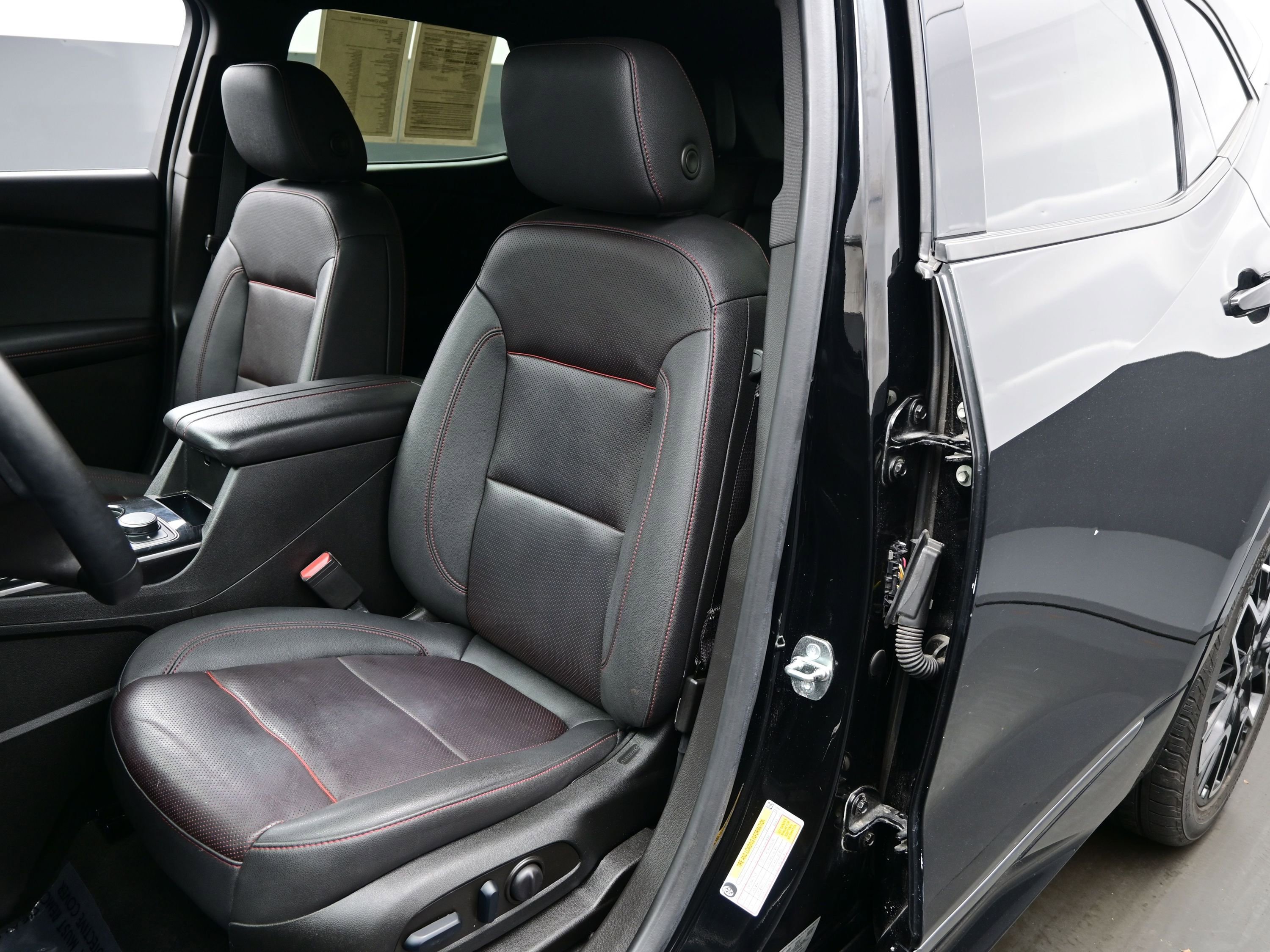 Used 2023 Chevrolet Blazer RS w/ Driver Confidence II Package FWD image 11