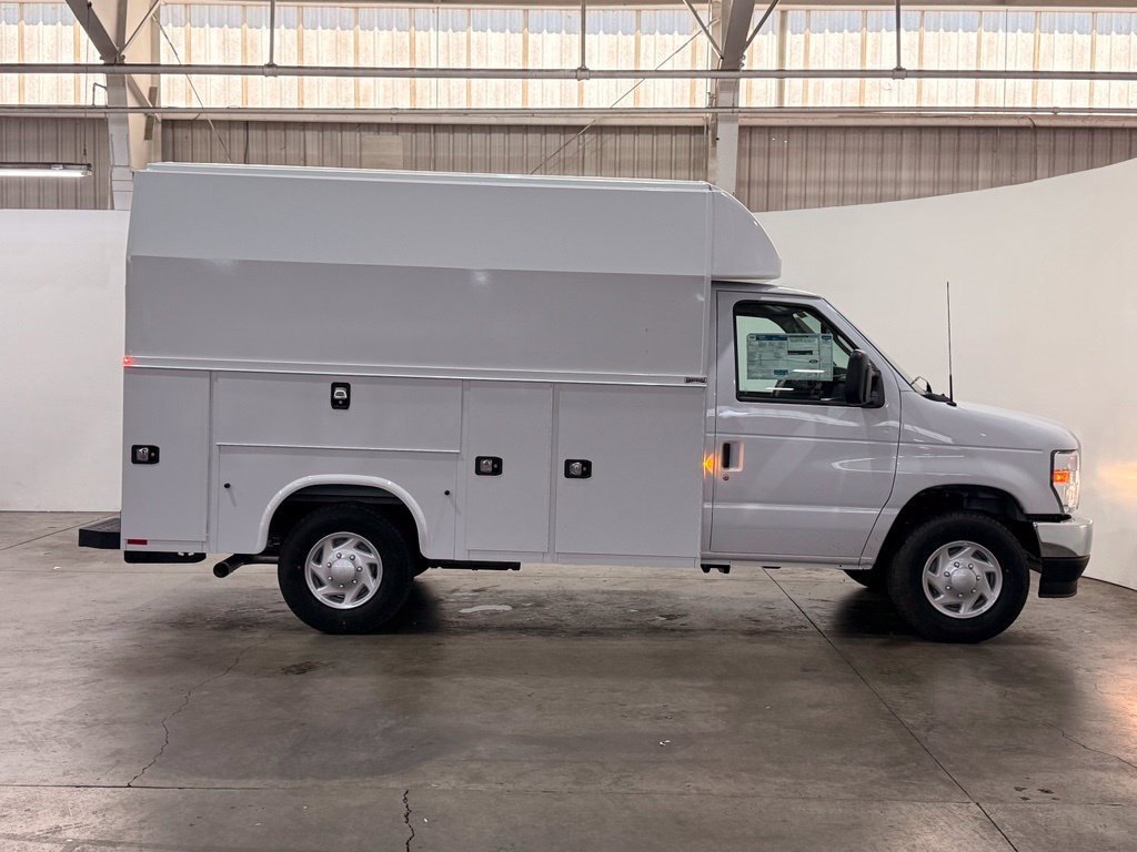 New 2026 Ford E-350 and Econoline 350 Super Duty w/ Power Equipment Group RWD image 8