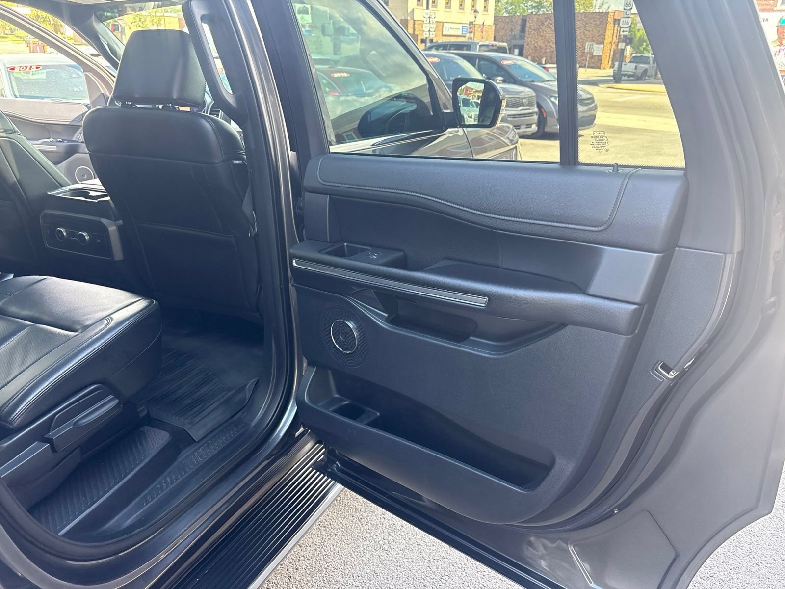 Used 2021 Ford Expedition Max XLT AWD/4WD image 24