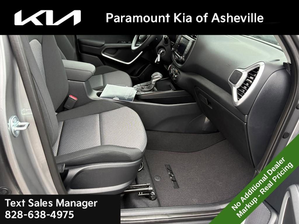 New 2025 Kia Soul LX image 16