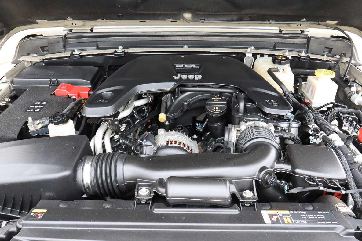 Used 2020 Jeep Gladiator Sport image 19