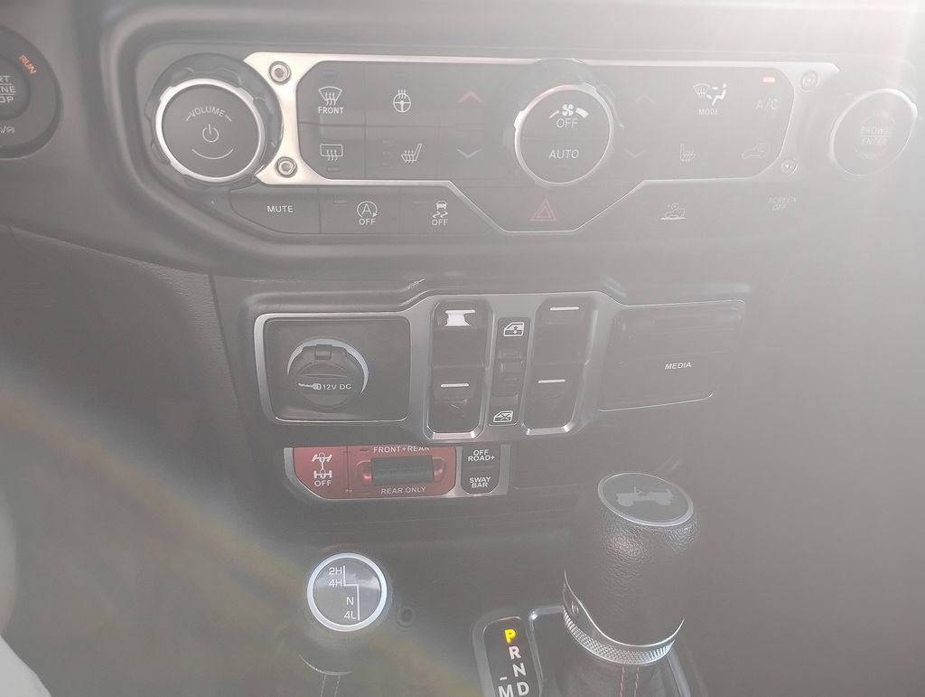 Used 2022 Jeep Wrangler Unlimited Rubicon w/ Cold Weather Group image 28