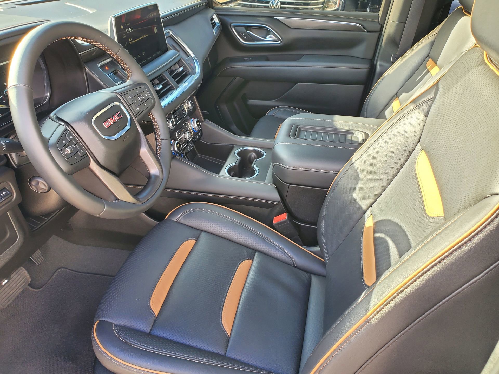 Used 2024 GMC Yukon AT4 w/ Technology Package image 21