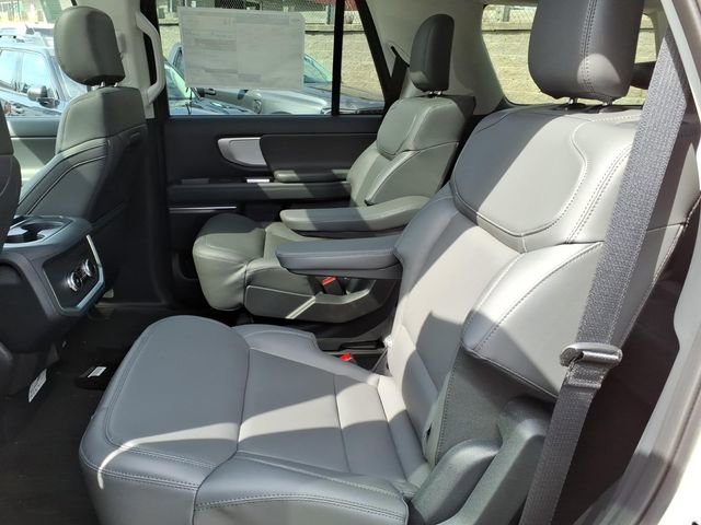 New 2026 Ford Expedition Active image 10
