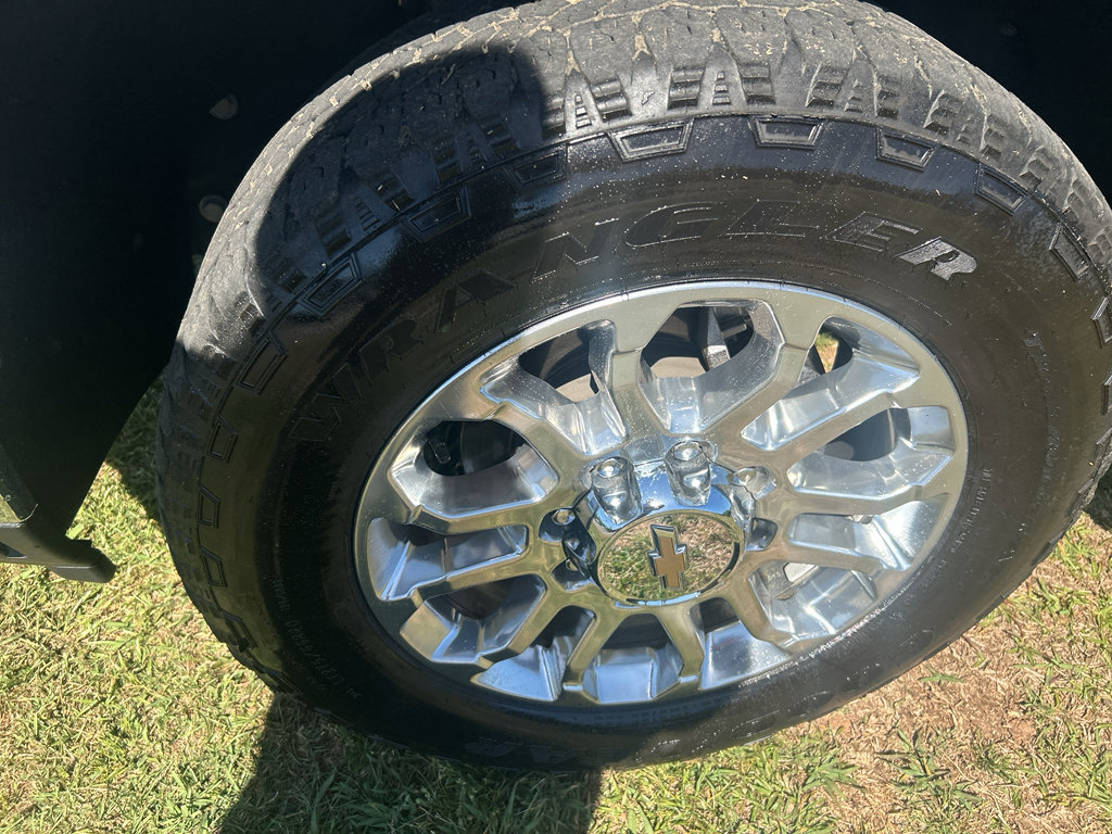 Used 2025 Chevrolet Silverado 2500 LTZ w/ LTZ Premium Package image 40