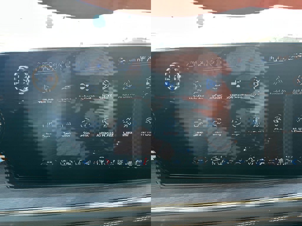 New 2026 Chevrolet Suburban Premier image 32